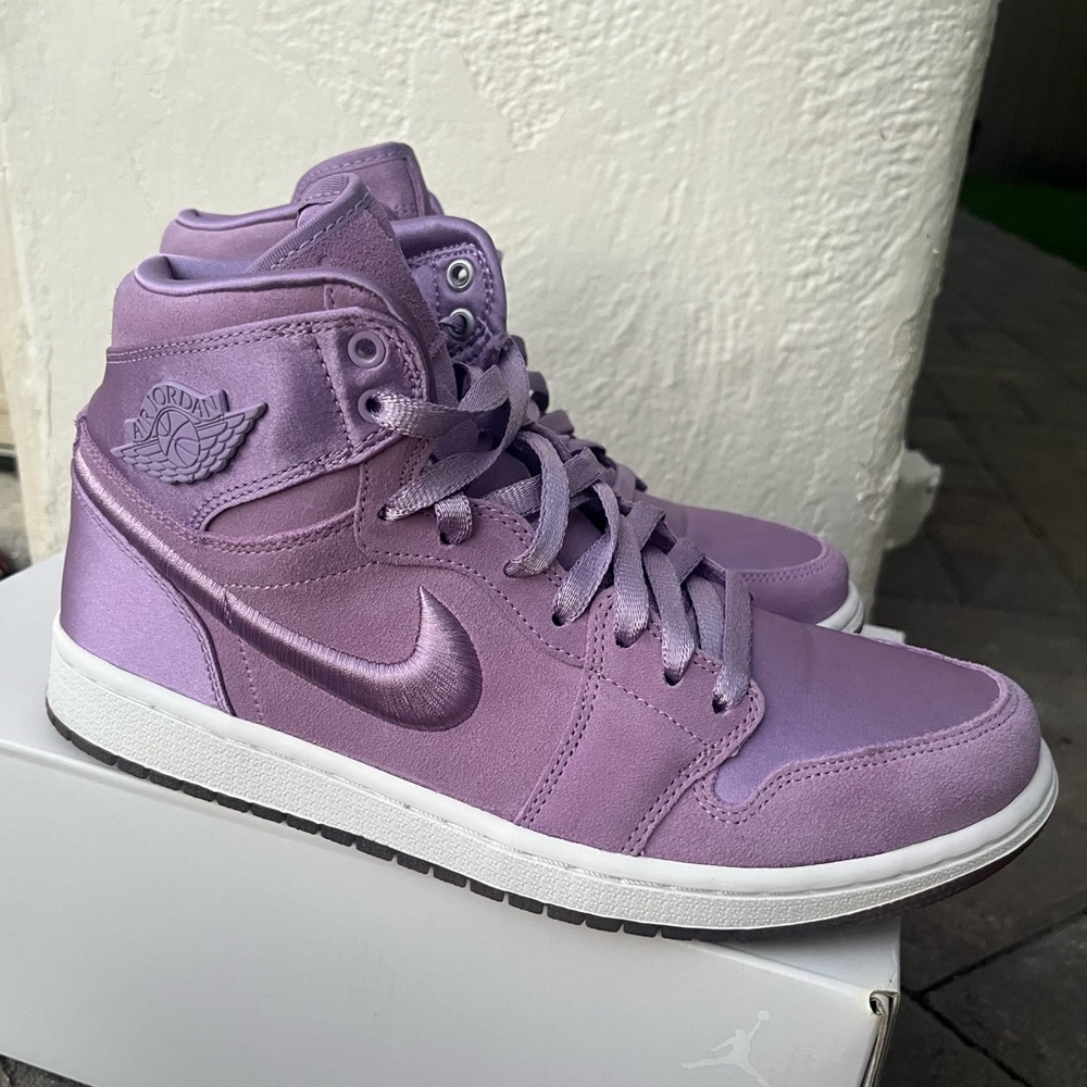 Nike Jordan 1 Retro High Orchid Mist Size 9.5
